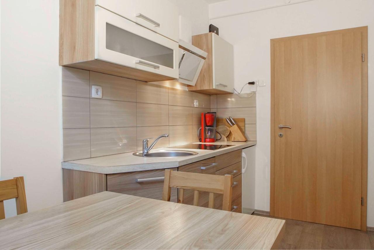 Apartmaji Pri Bosi Nogi Izola Exterior foto